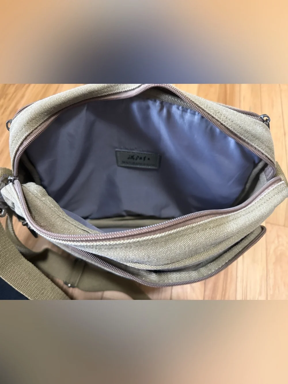 Casual Olive Green Canvas Messenger Bag with Adjustable Strap